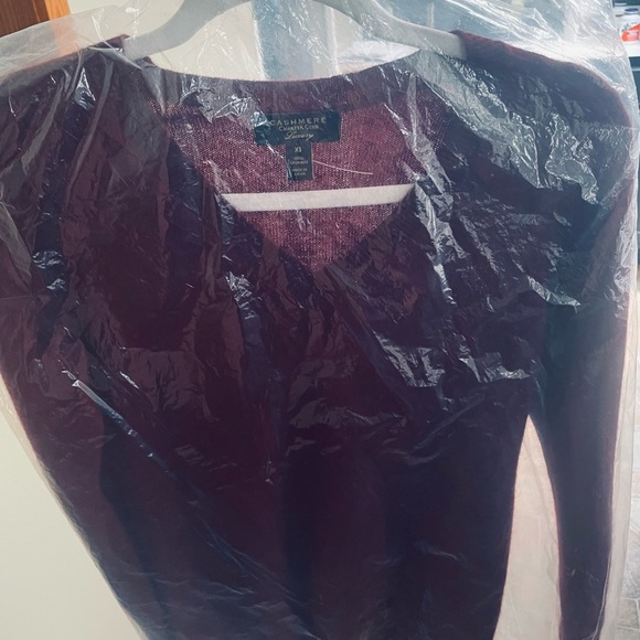 100% Cashmere Burgundy Charter Club Red V-Neck Sweater - Picture 4 of 13